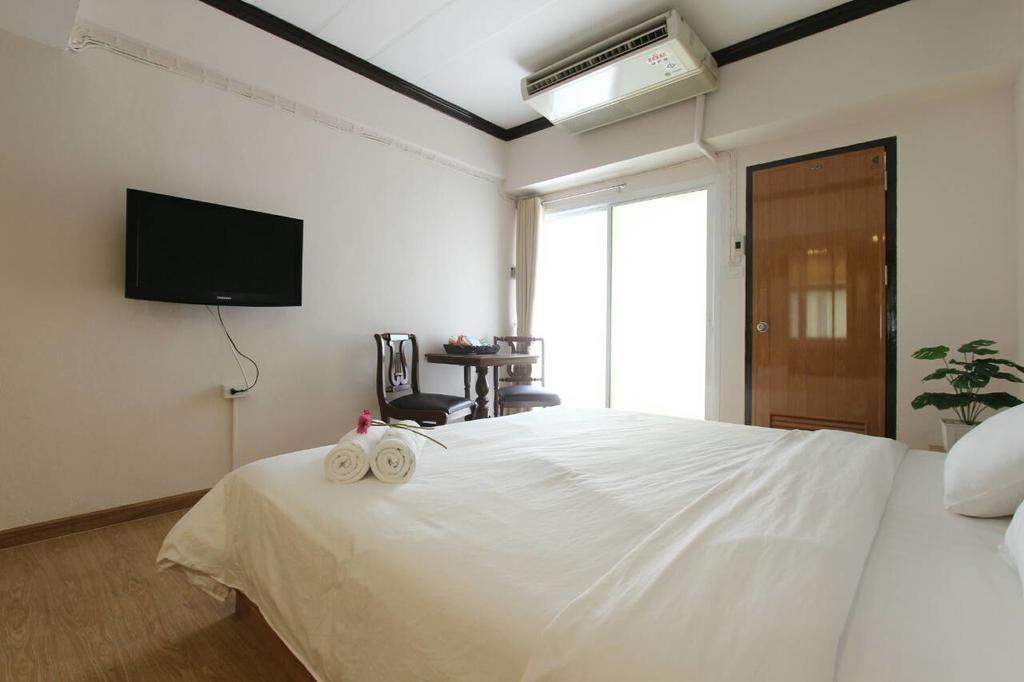 Beerapan Hotel Bangkok Zimmer foto